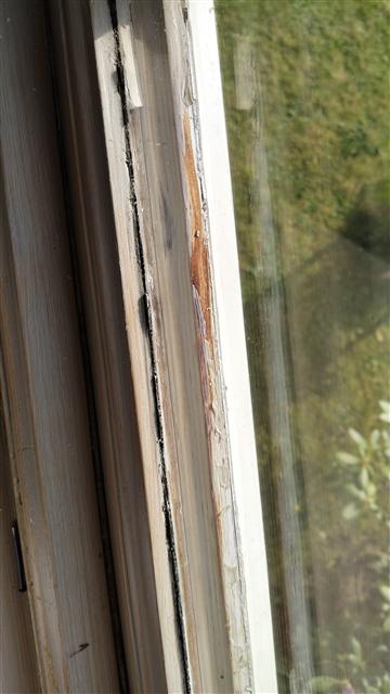 Sovrum fönster före renovering